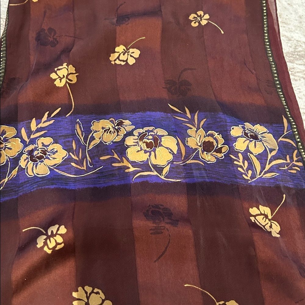 Bill blass Floral silk Scarf with Gold Accents - Picture 4 of 5